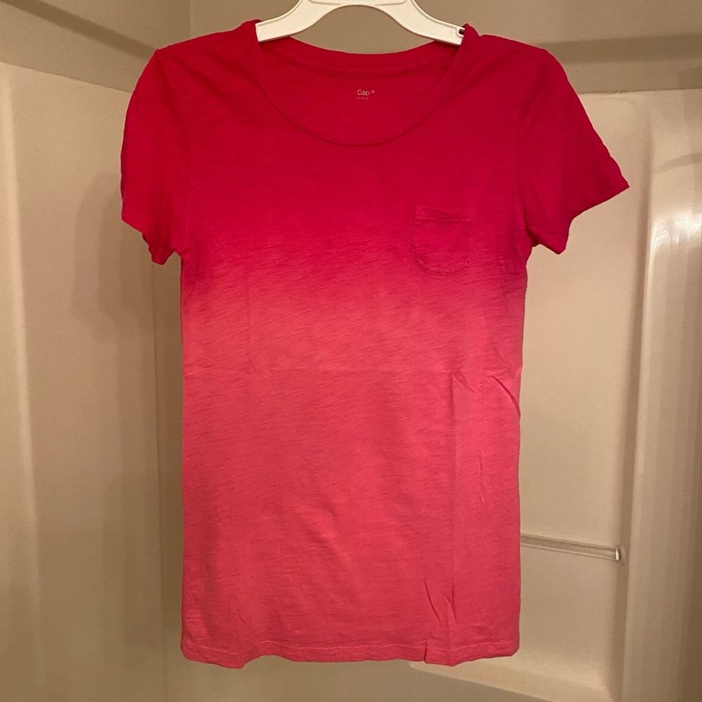 Women’s Gap tee shirt